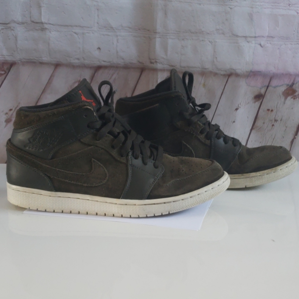Mens Air Jordan 1 mid Sequoia Max